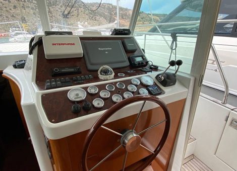 «benateau Swift Trawler 42» Аренда яхты в Крыму